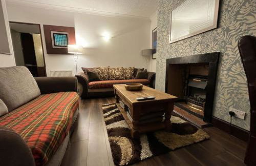 The Nook Crieff - central 2-bed with garden :) - Photo 11