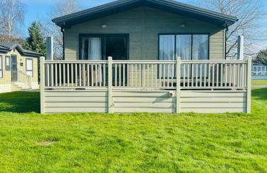 Fox Lodge with Hot Tub - Foto 1