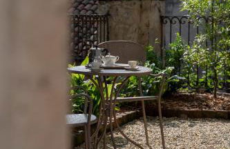 3 Bedrooms Old Town Secret Gem with Private Garden - Foto 59