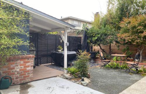 Cozy Sunfilled House with Deck Patio Garden - Foto 24