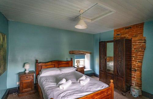 School House, cosy cottage for 12 with hot tub in the Peak District - Photo 2