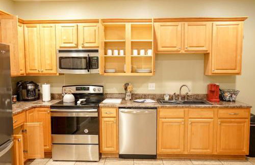 Cozy 3BR 2BA Retreat, Fast Wi-Fi, Free Parking -A- - Foto 11