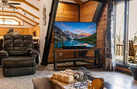 White River Escape with BBQ & Private Backyard - Foto 1