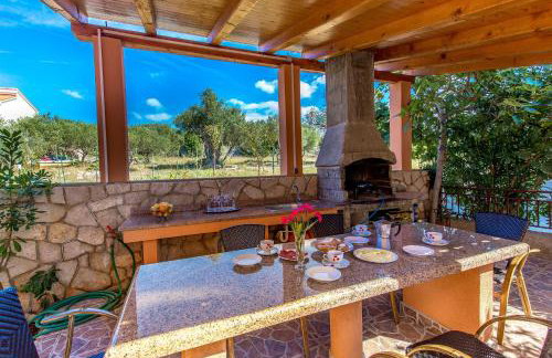 Apartments Ivan Sea View in Peaceful Lun - Photo 78