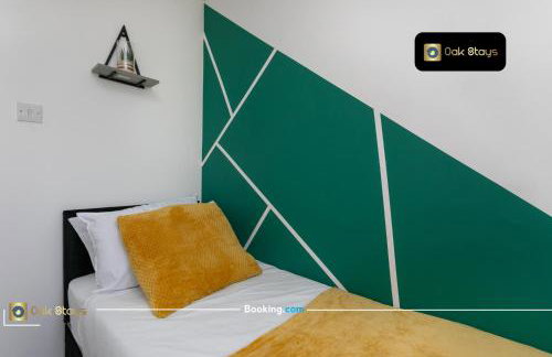 Quick Deals l 5 Bedroom l Sleeps 10 l Parking l Ideal for Groups l Oak Stays Short Lets & Serviced Accommodations - Foto 41