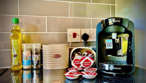 4 Bedroom House - DISC0UNTS - Parking, Contractors, Group, Family - Foto 2