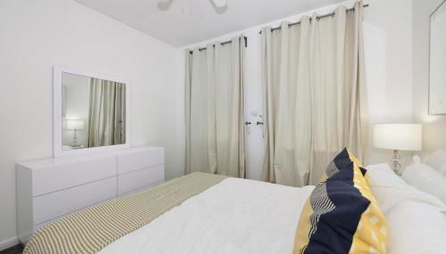 Amazing 4 BR 1 BTH Laundry Dishwasher, June To Aug 90 Days Stay Required - Foto 2