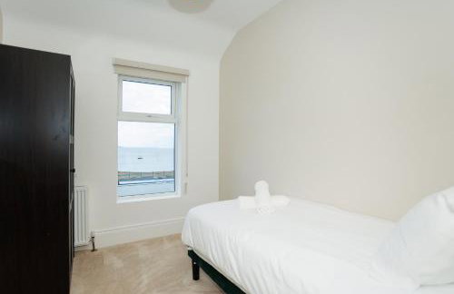 111 By Mayfair - Luxurious 12 Bedroom House, Portrush - Foto 18