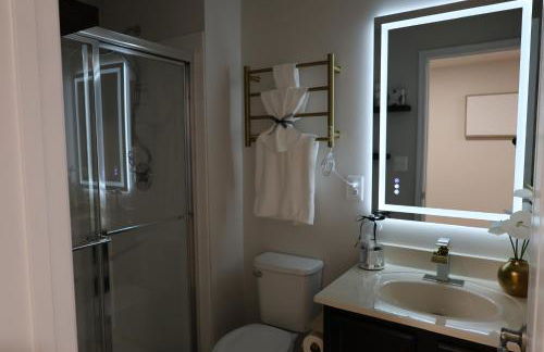 Ultra Luxe 2B Basement Apartment - Foto 13