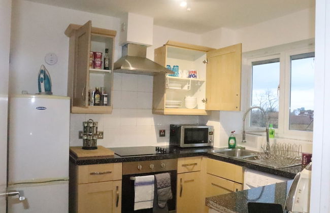 Skyline Haven Modern 2BR w/ Free Parking & 4kTV - Photo 44