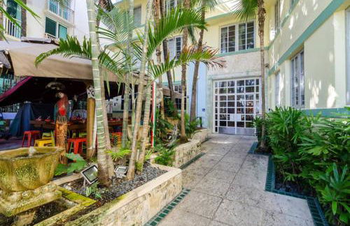 Ocean Drive Studio Historic Building minutes walk to the Beach. - Foto 1