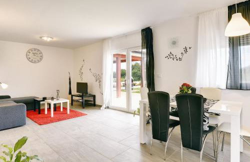 Detached Villa With Pool and Large Garden in Quiet Area Near the Sea - Foto 28