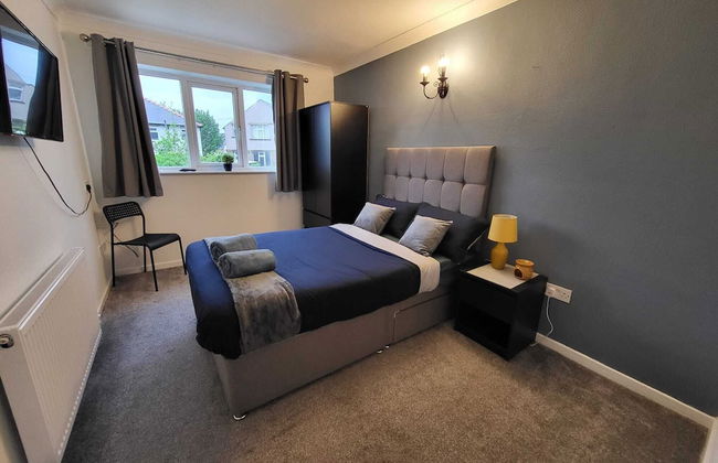 Cozy 3-Bed Family Home with Free Parking - Foto 25