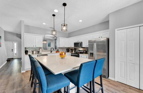 Feel the magic in this huge 7BR Disney Villa! w Theater Arcade Pool Spa - Foto 6