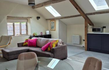 Priors Marston - Foto 1