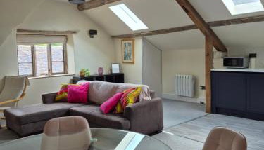 Priors Marston - Foto 1