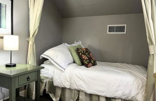 Santa Barbara Classic by Paradise Retreats - Photo 21