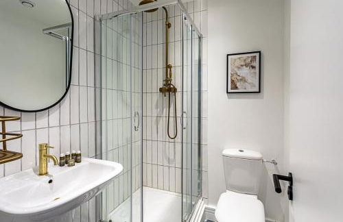 Stunning Modern Apartment in the Heart of Holborn - Photo 50