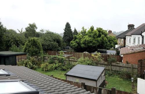 Luxurious Detached Holiday House Free Parking near Airport Town Centre Railway Station - Foto 23