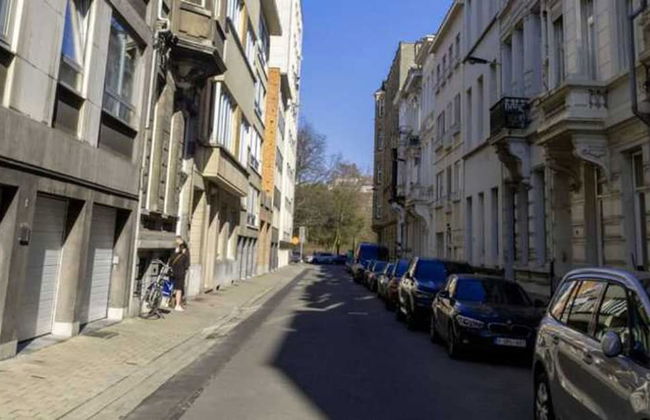 Spacious 3BR 2/5 BA Near Diamond District by Oneluxstay - Foto 40