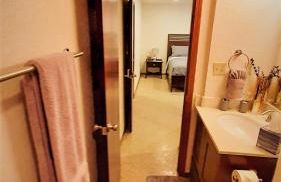 Near to OUHSC Hospitals-Garage Studio - Photo 5