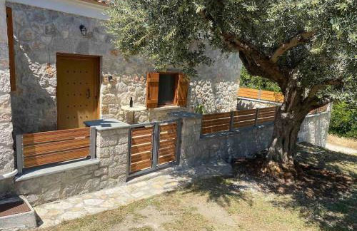 Cheerful 3 bedroom cottage with indoor fireplace - Foto 15