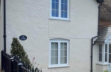 Little House - Photo 1