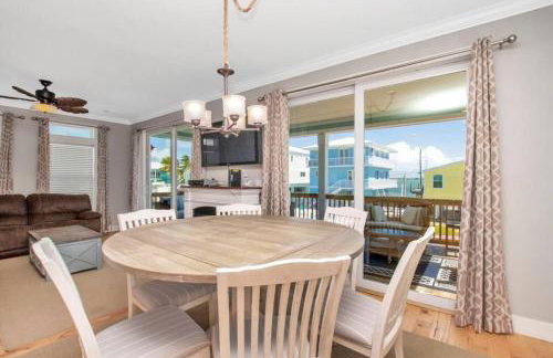 Ocean Breeze Oasis with great boating access - Foto 12