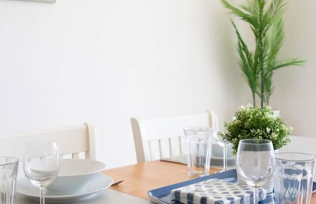 Absolute Beachfront With Decked Garden Oasis and Views - Foto 14