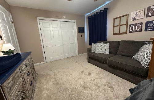 Spacious Family Friendly Backyard Retreat - Photo 16