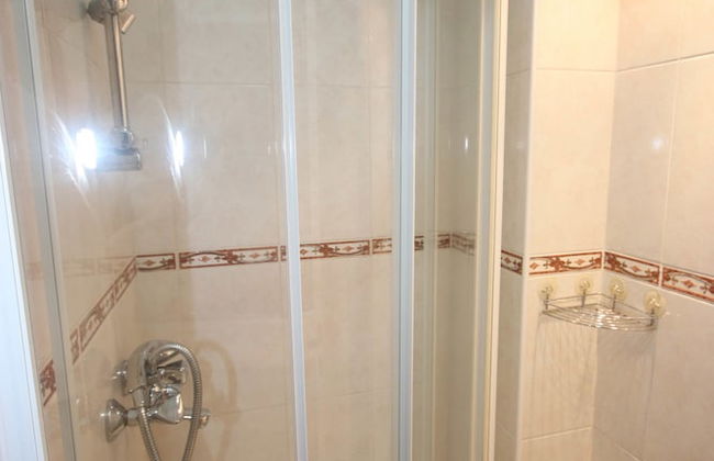 2 Bedroom House near Tombs of the Kings - Photo 21