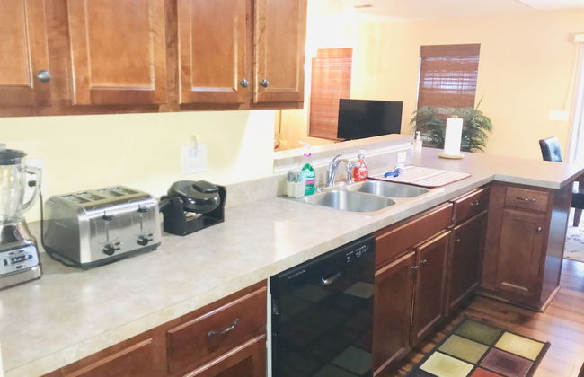 Spacious 3 BR Ranch House W Patio Yard in a Quiet Suburb - Foto 30