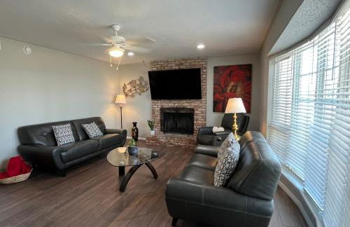 Cozy Townhome 5 Min to Airport - Foto 20