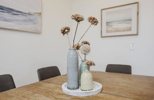 The Coastal Retreat Scenic Harbor Ocean Views Walk to Beach Restaurants - Foto 32