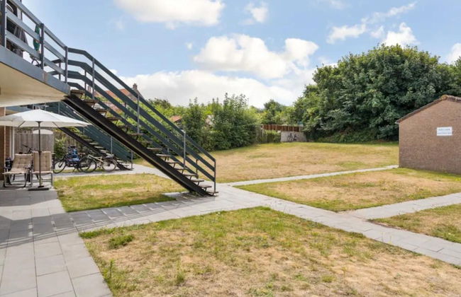 Modern Stay Near the Beach - Photo 24