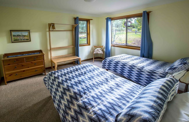 Wisteria Cottage and Cabins - Photo 5