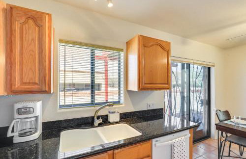 Bright Tucson Home with Patio By Rillito River Path! - Foto 10