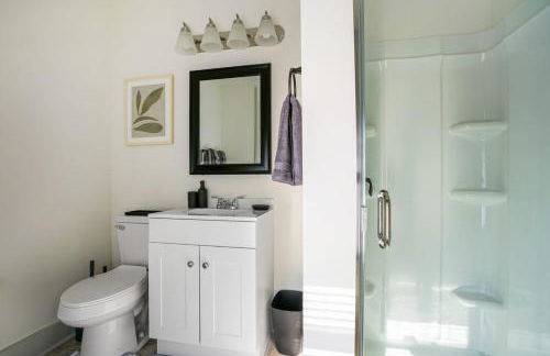 Cozy Victorian Studio Steps from Cleveland Clinic - Foto 12