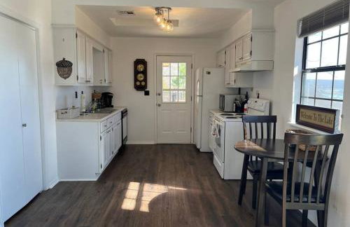 Lakehouse Getaway with Beautiful Views - Foto 12