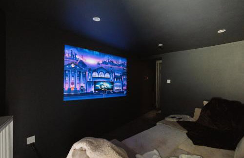 Luxury 3 Bed Home Near Peak District with Cinema Room - Foto 14