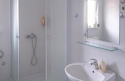 Gorgeous Apartment In Rogotin-Ploce With Wifi - Foto 9