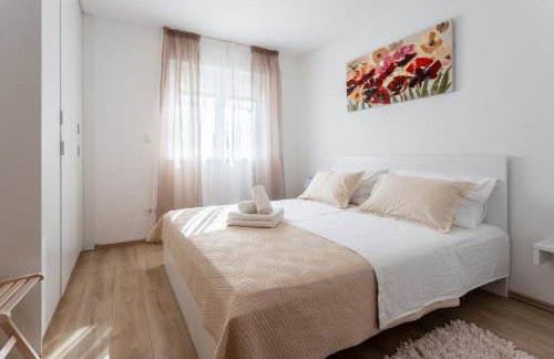 Villa Ana perfect for families with kids and groups,House with heated Pool - Photo 31