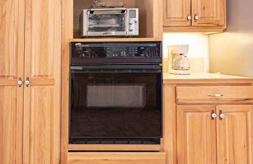 White River Escape with BBQ & Private Backyard - Foto 19