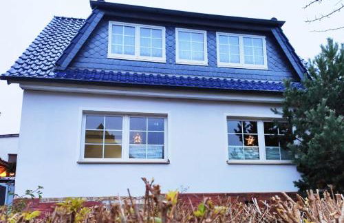 Ferienhaus Blaue Blume mit 11 kW Ladestation, Kamin, Terrasse, eingezäuntem Garten, Sauna, WLAN, Netflix, 2 Hunde willkommen! - Foto 52