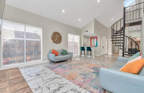 AccessibleGem 3BR Jacuzzi & Air Hockey Sleeps 13 Chinatown - Foto 42