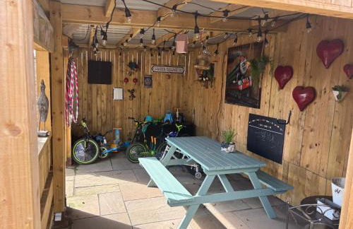 The Stables At Eastmoor Farm Large Luxury 2 Bed Cottage with Big Family Bedroom Dog Friendly Secure Gardens and Free Parking Free WiFi - Foto 8