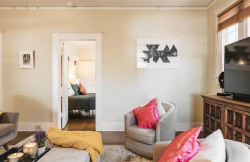 Holiday Group Winter Retreat at 4BR Victorian Home in UT Campus& Downtown - Foto 30