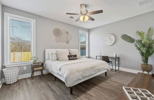 Gated Parking + Fire Pit | Near Zoo + Rhodes - Foto 9