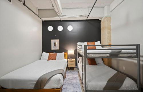 Stunning Downtown Apartment with Pool, Laundry, Parking - Foto 2