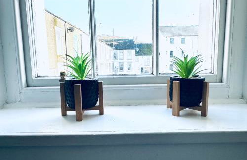 The Georgian Townhouse - 4 Bedrooms - Sleeps 9 - Photo 4